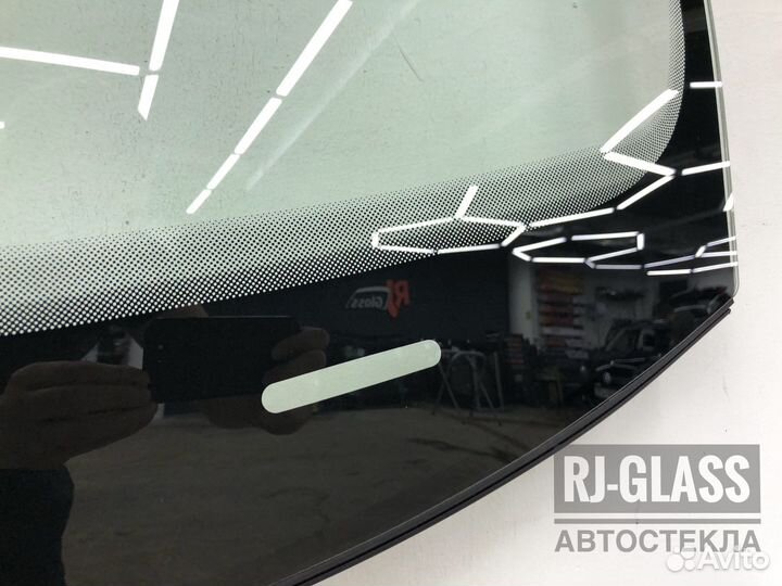 Лобовое стекло на Volkswagen Golf 6