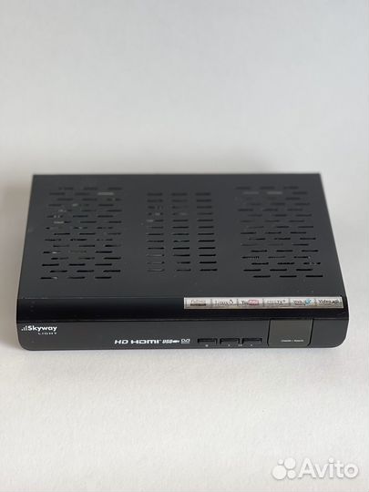 Спутниковая антенна в комплекте с приставкой