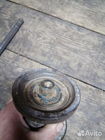 Каток опорный