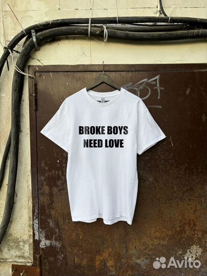 Broke boys need love Tee