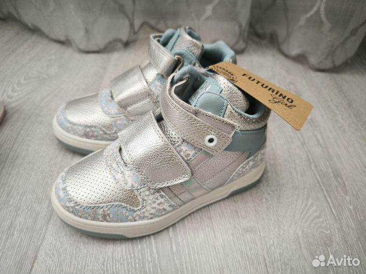 Ботинки на весну новые 31р