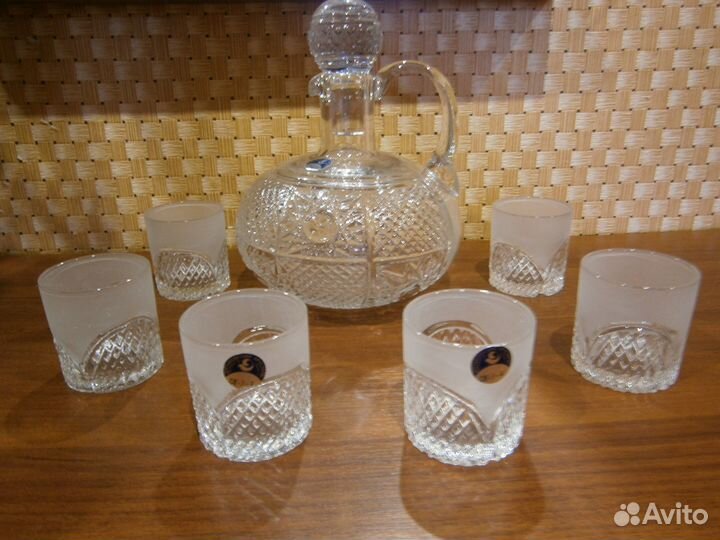 Наборы с графинами и хрусталь для добора разный