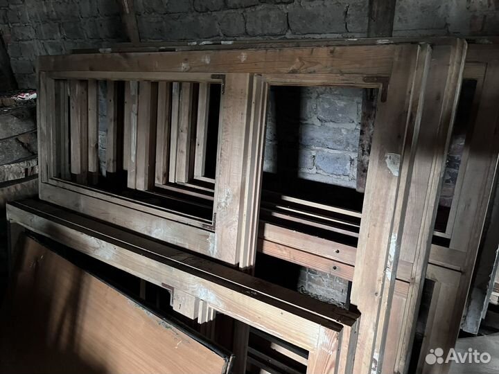 Деревянная оконная рама