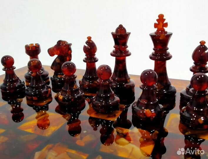 Янтарные шахматы. Шахматы из Янтаря. Янтарь. 00011