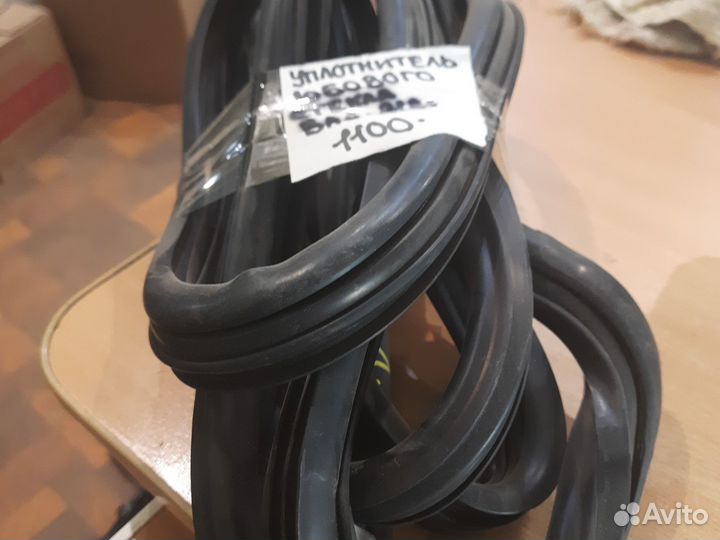 Уплотнитель лобового стекла 2112