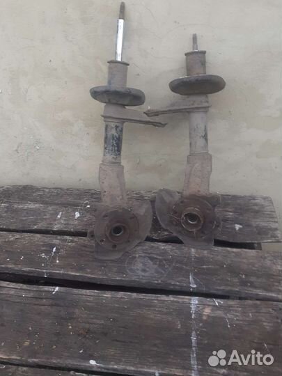 Кулак поворотный л/п в сборе на Chevrolet lanos