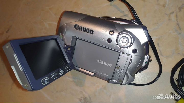 Видеокамера DVD Canon DC100 E
