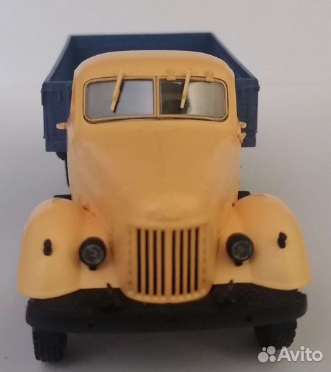 Модель грузовика 1:43