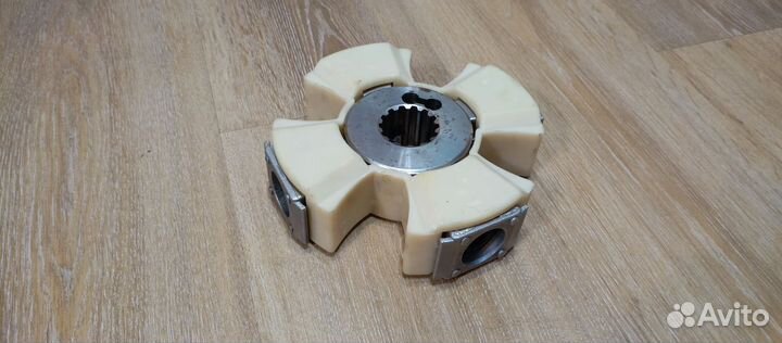 Муфта гидро насоса Hitachi 180 -3,5серии