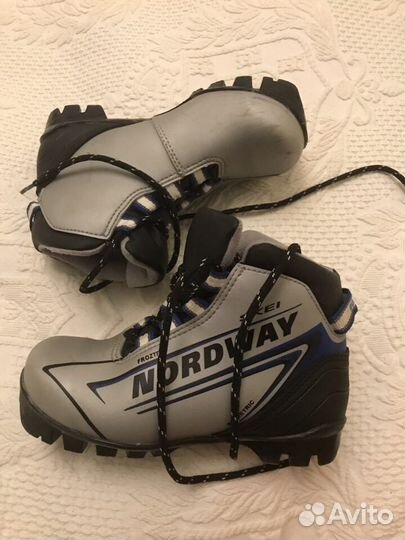 Лыжные ботинки, размер 31