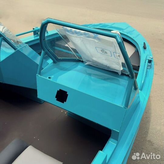 Лодка BRO 4.2 S console