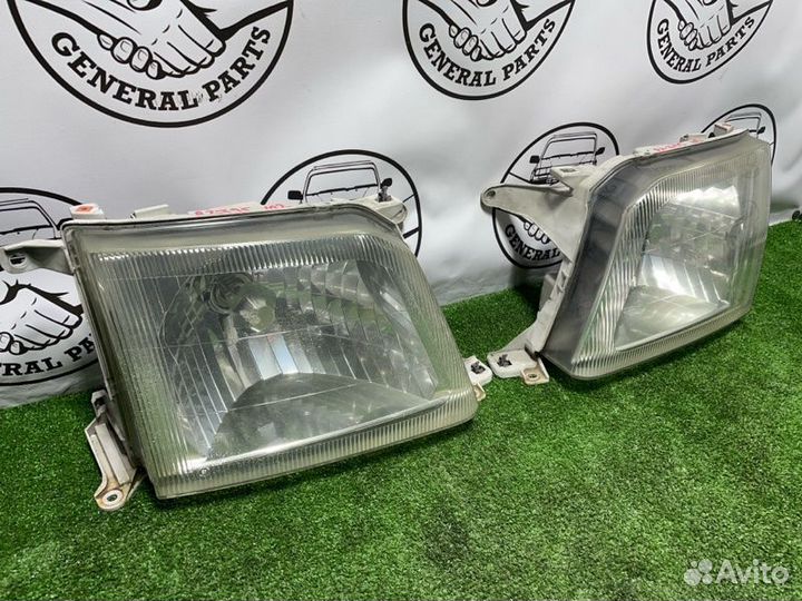 Фара галогеновая Toyota Land Cruiser Prado RZJ95