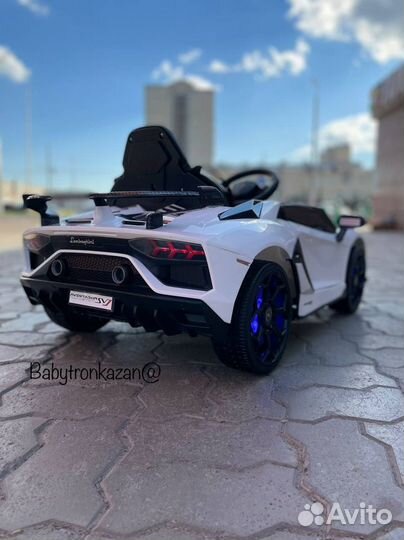 Детский электромобиль Lamborghini Aventador SVJ