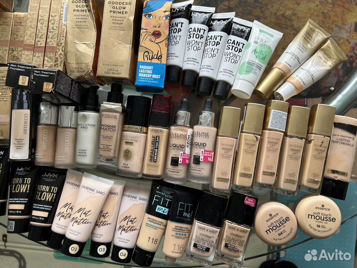 Тональный крем и косметика