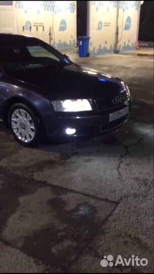 В разборе Ауди A8 D3 2003 года 3.7 мотор