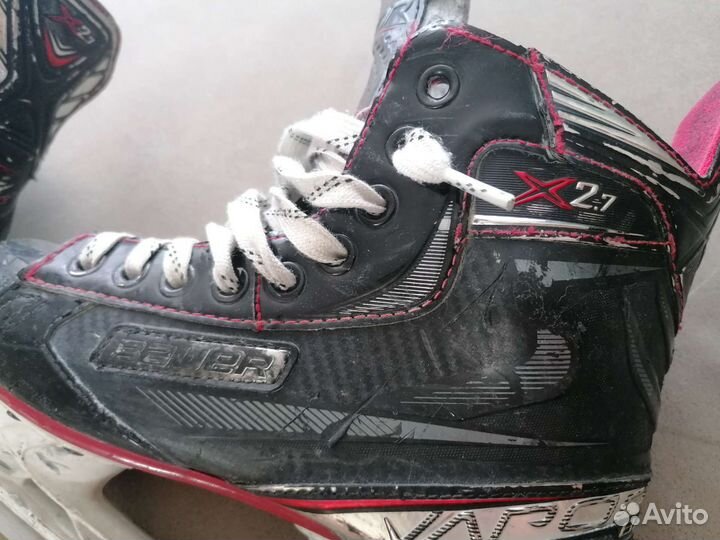 Хоккейные коньки