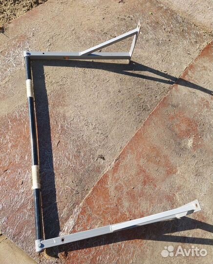 Турник настенный