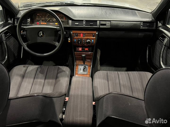 В разбор из Японии Mercedes-Benz W124 M103.985 3.0