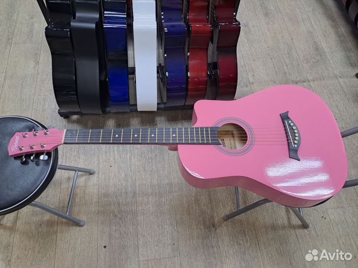 Гитара акустическая розовая