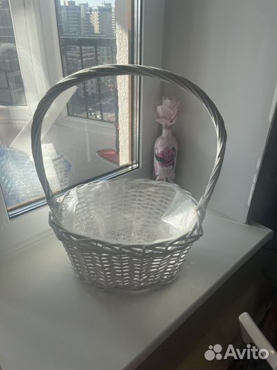 Корзина плетеная для подарков