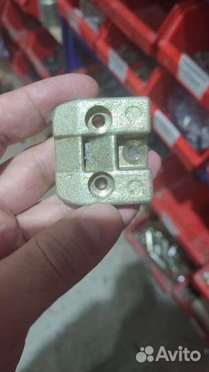 Ответная часть замка защелка УАЗ 452