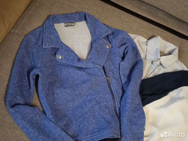 Две блузки и пиджак