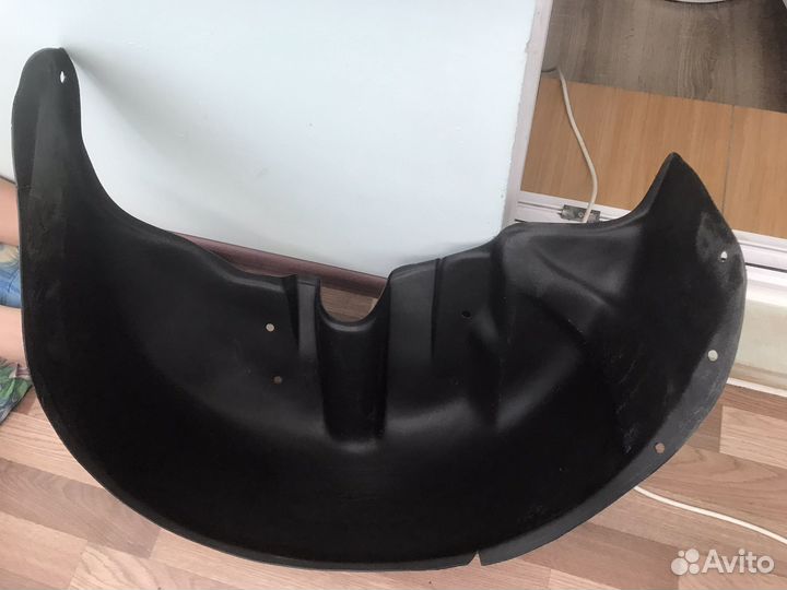 Подкрылок задний правый на мазда 3 вк