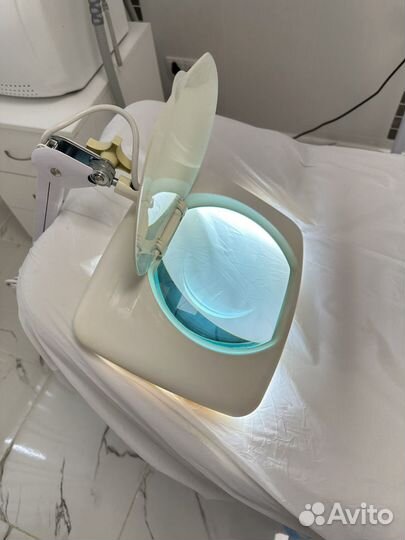 Лампа-лупа косметологическая