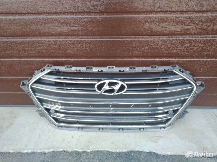 Решетка радиатора Хендай Элантра Hyundai Elantra