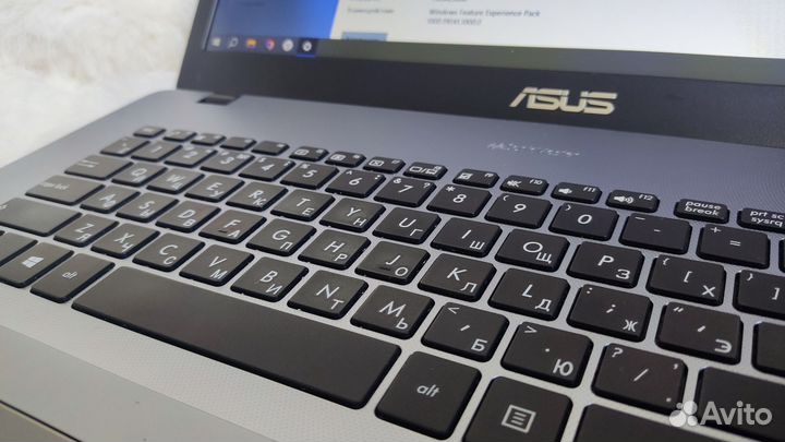 Ноутбук Asus X705M