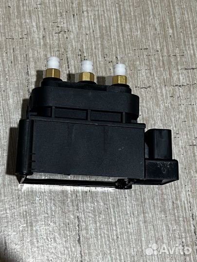 Блок клапанов Mercedes-Benz E-class W212