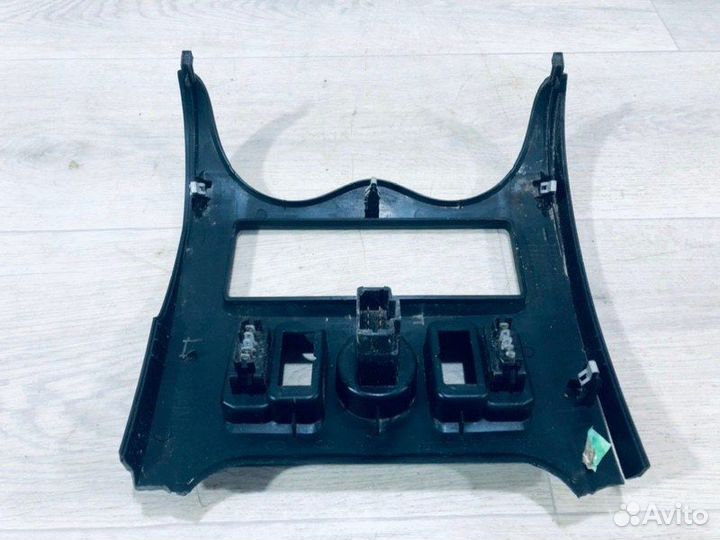 Рамка магнитолы Лада Ларгус