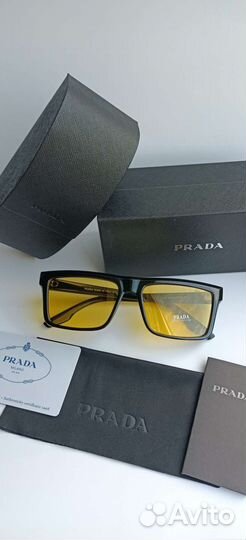 Солнцезащитные очки prada