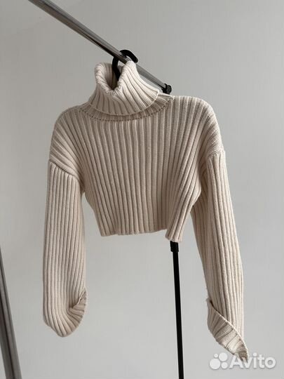 Свитер разный