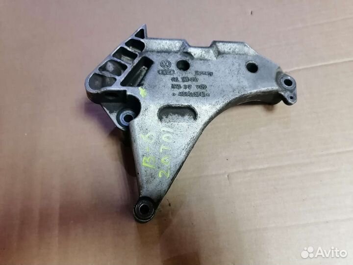 Кронштейн двигателя VW Passat B6, VAG 03L199207