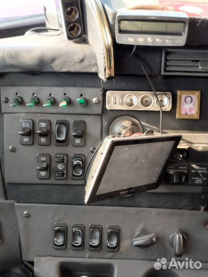 Freightliner CL120064ST с полуприцепом, 2004