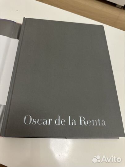 Книга Oscar DE La Renta: The Retrospective новая