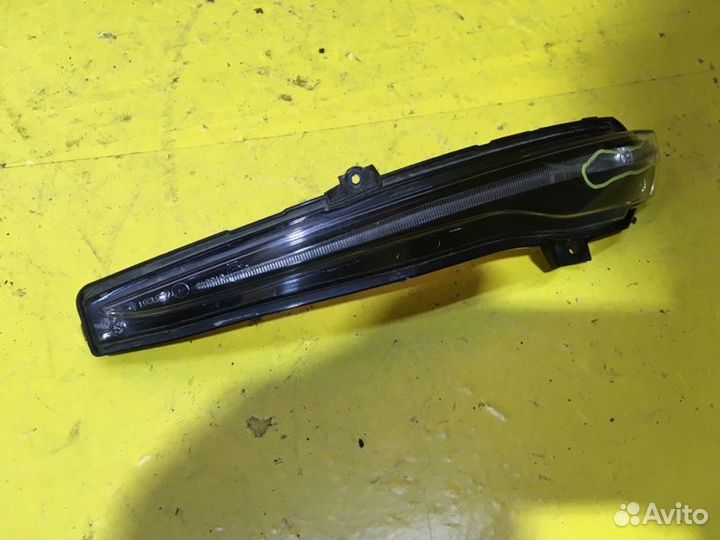 Повторитель поворота передний правый Mercedes