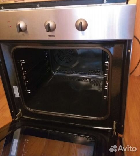 Встраиваемый духовой шкаф zanussi