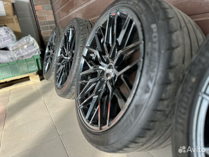 VMR V802 18x8,5/9,5 / Bridgestone RE004