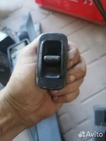 Кнопка стеклоподъемника Тойота Карина Е