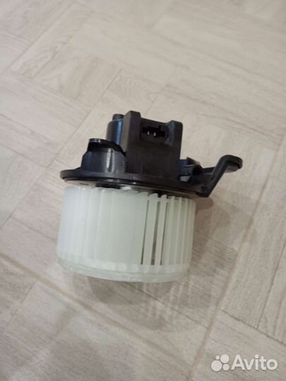 Вентилятор отопителя Opel Corsa D