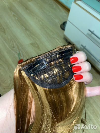 Волосы на заколках. Челка