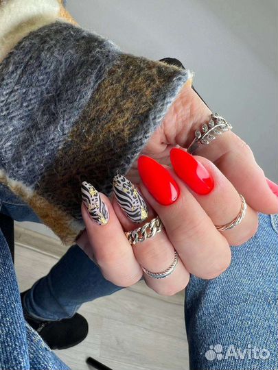 Маникюр, педикюр, наращивание ногтей