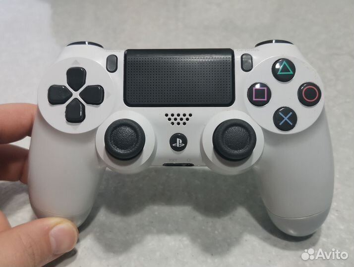 Геймпад PS DualShock 4 (Ver.2) белый