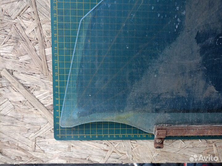 Стекло переднее левое Toyota Vista SV10 82-86