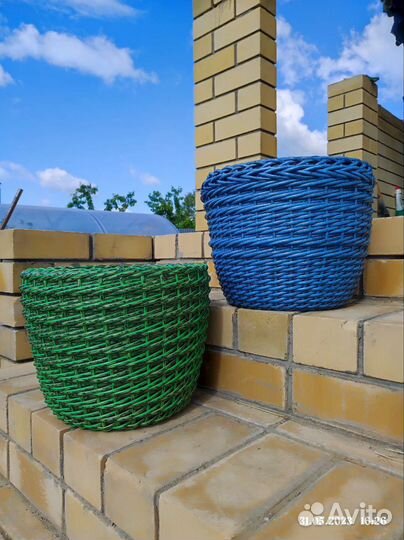 Кашпо из искусственного ротанга