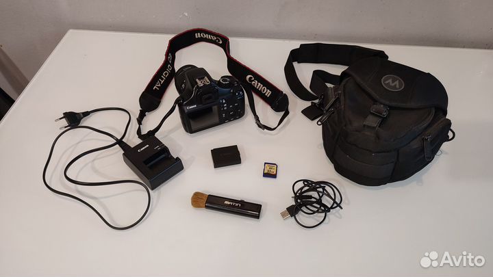 Зеркальный фотоаппарат Canon eos 1100d
