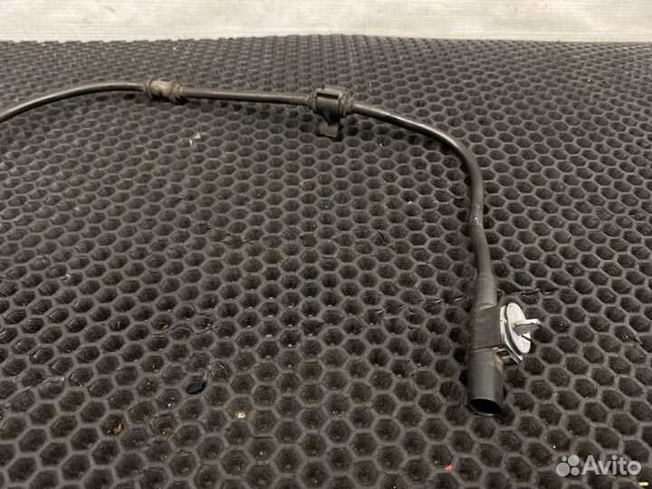 Датчик abs задний левый Mercedes-Benz Ml-Class