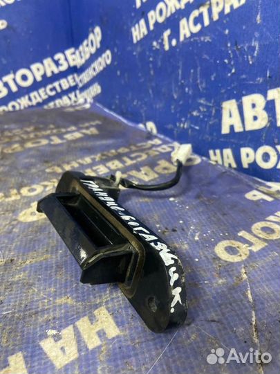 Ручка открывания багажника. Mitsubishi Grandis